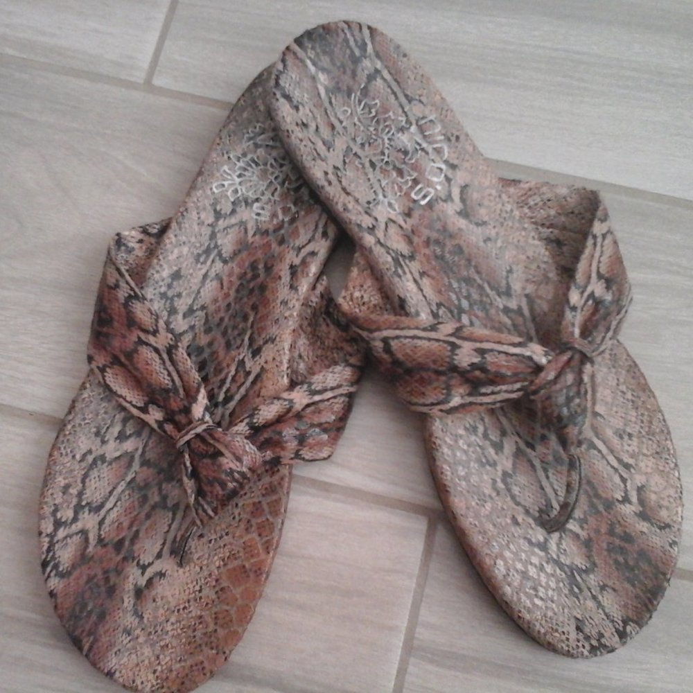 Chico's "Isola" Python Slip On Flip Flop Mule Fla… - image 1